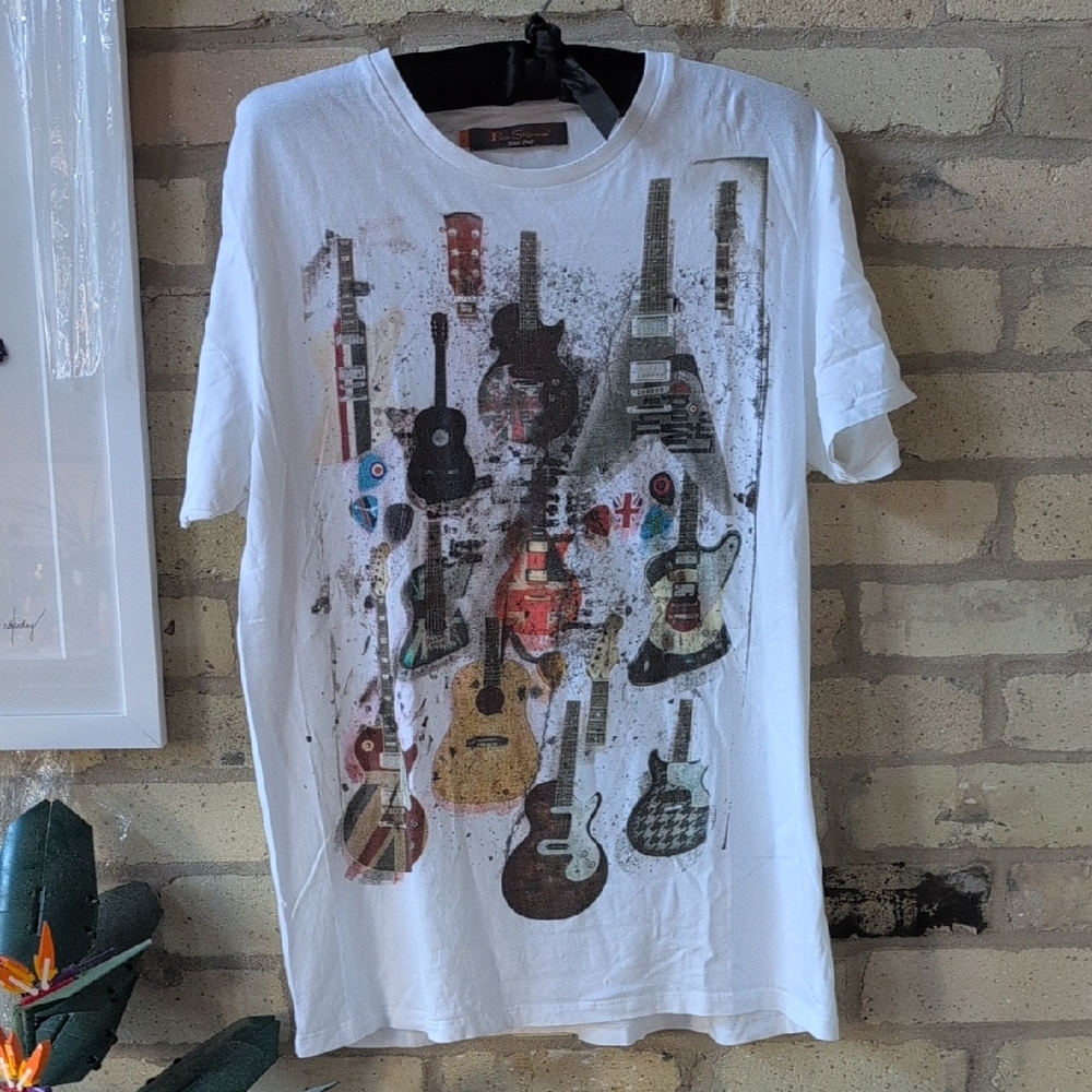 Ben Sherman T Shirt With Guitar Design Size Large White